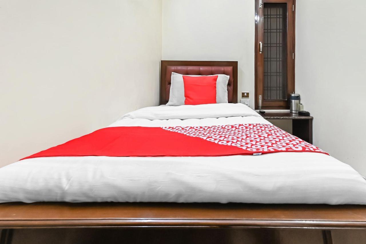 Oyo 49672 Hotel Galaxy Moradabad Exterior photo