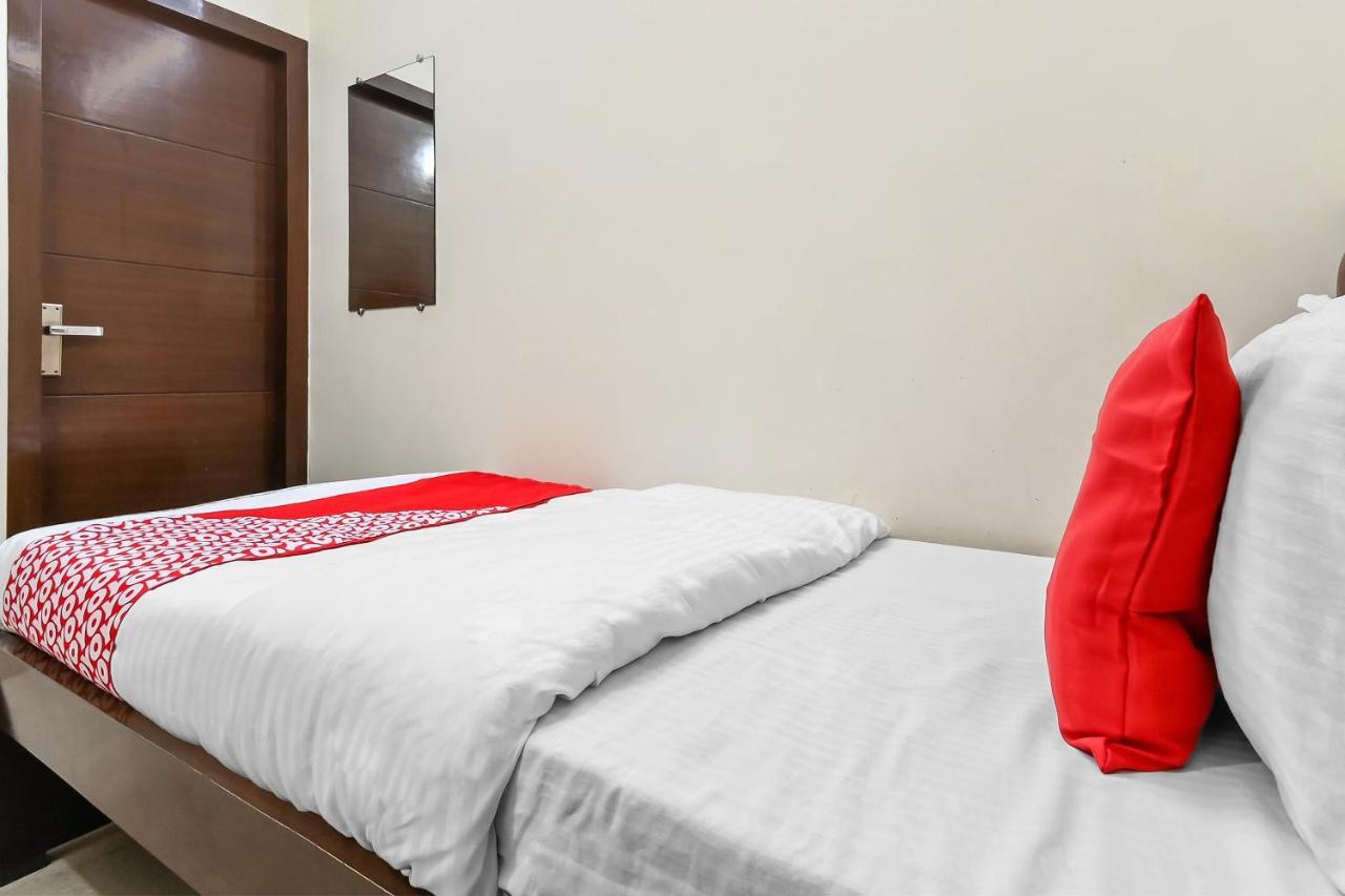 Oyo 49672 Hotel Galaxy Moradabad Exterior photo