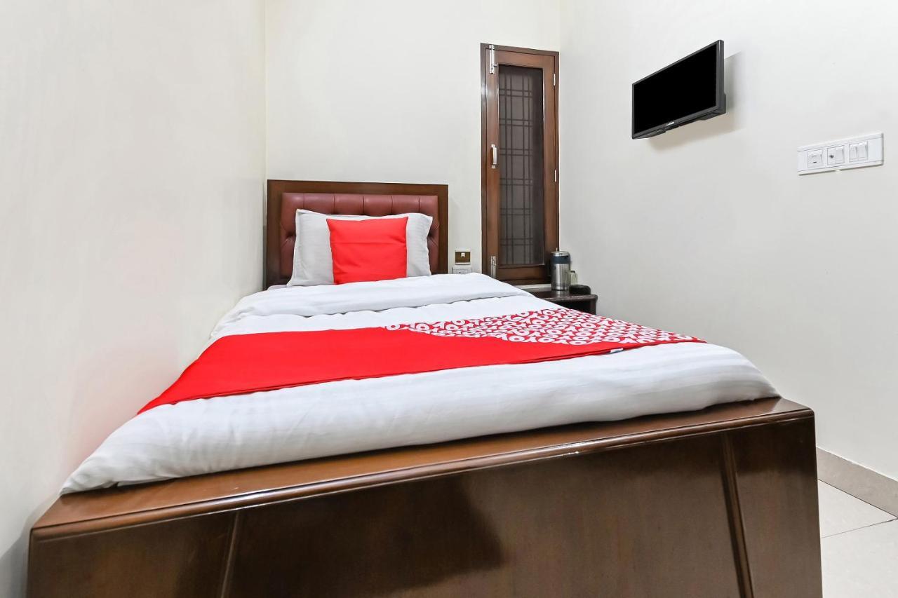 Oyo 49672 Hotel Galaxy Moradabad Exterior photo